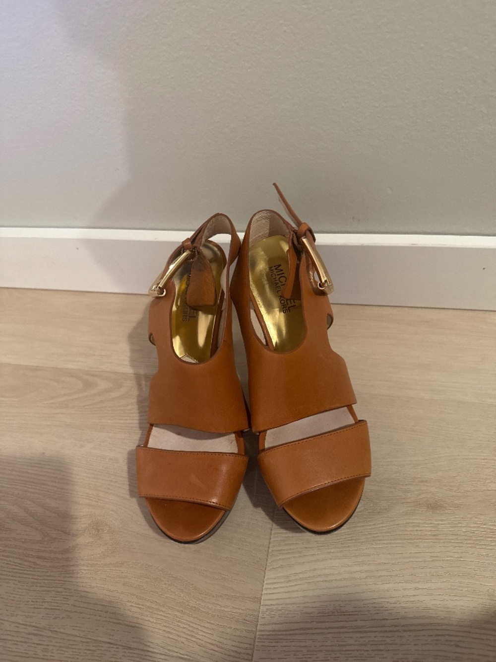 MICHAEL Michael Kors Cognac Leather Platform Heels Sandals Size 7 1/2